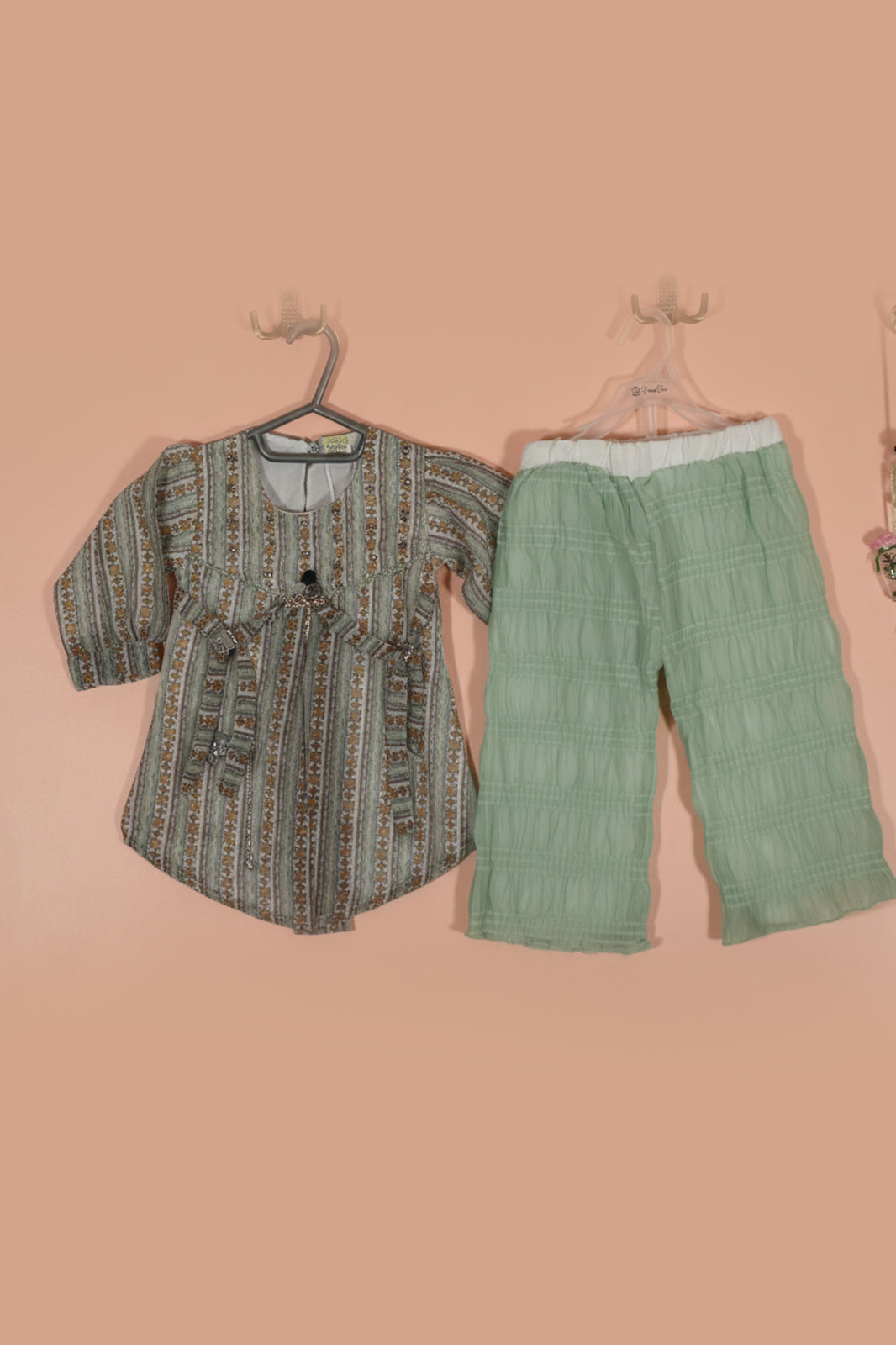 Girls Printed Kurti Top & Cotton Trouser Set – Soft Pastel Two-Piece Outfit