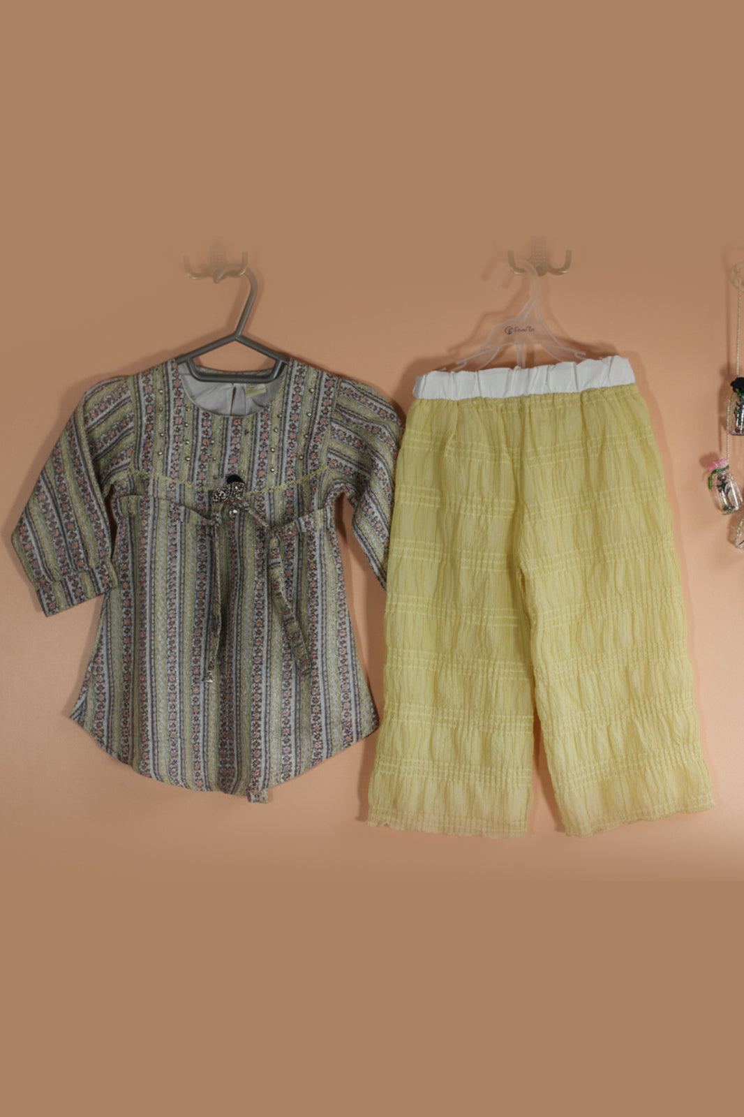 Girls Printed Kurti Top & Cotton Trouser Set – Soft Pastel Two-Piece Outfit