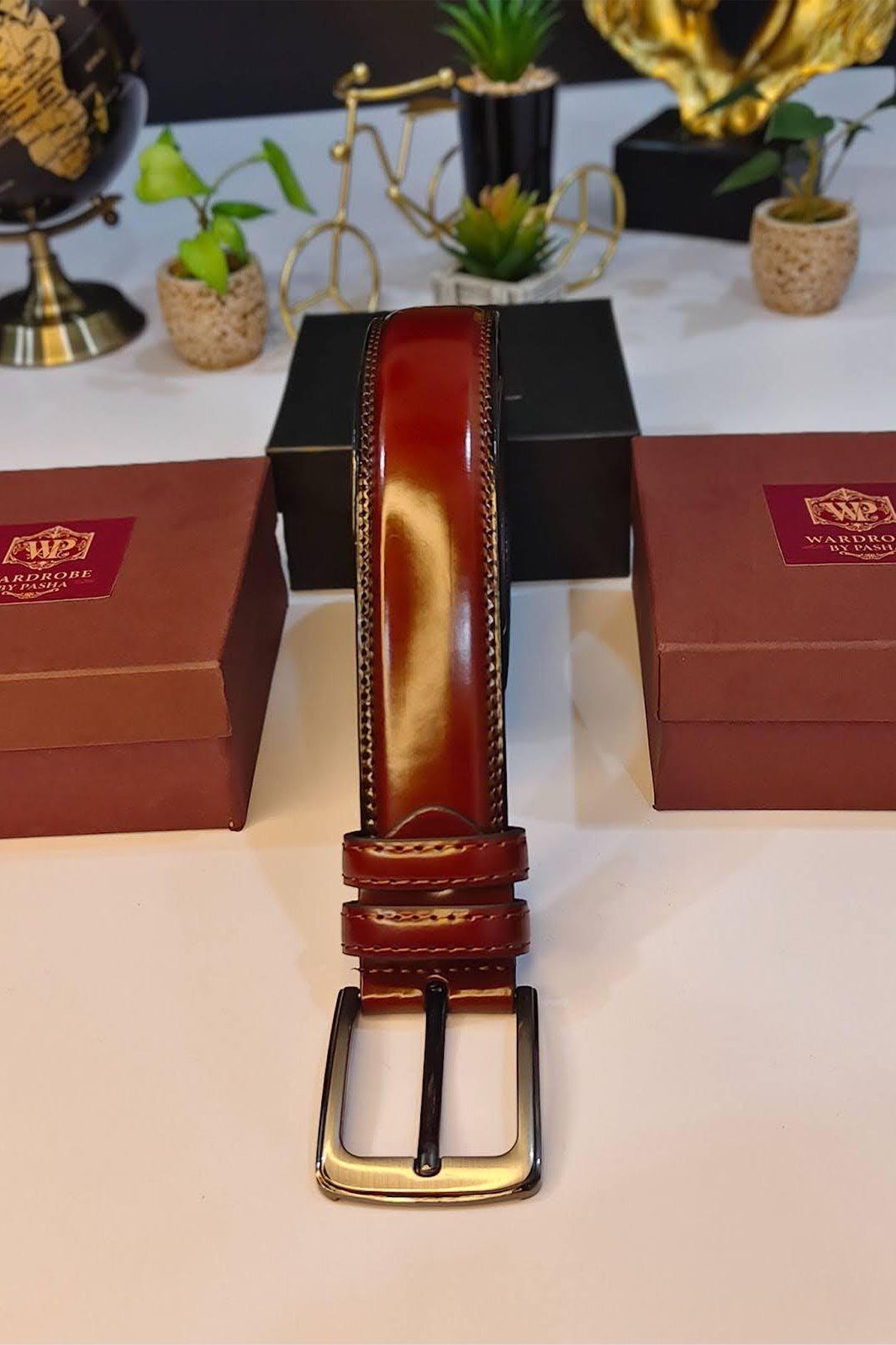 Luxury Men’s Chestnut Leather Belt – Polished Texture with Refined Gun Metallic Buckle