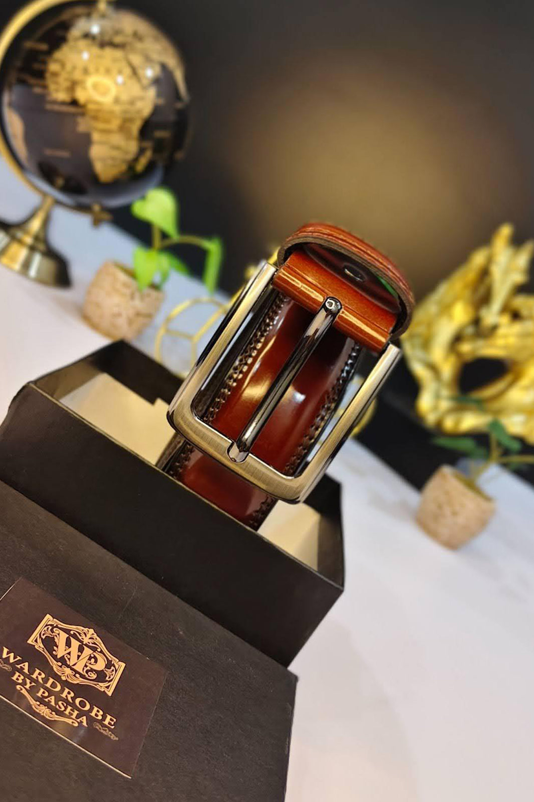 Luxury Men’s Chestnut Leather Belt – Polished Texture with Refined Gun Metallic Buckle