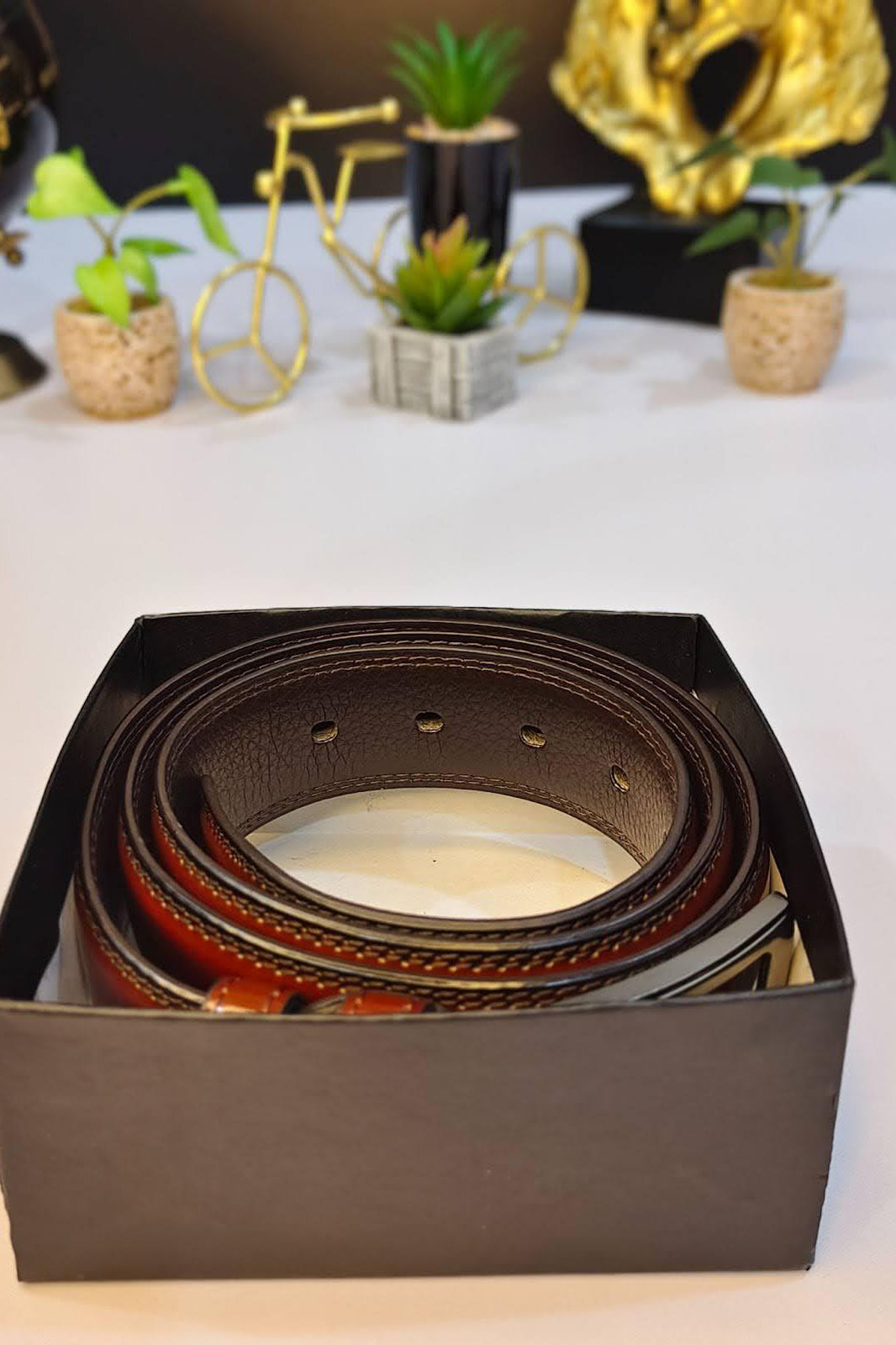 Luxury Men’s Chestnut Leather Belt – Polished Texture with Refined Gun Metallic Buckle