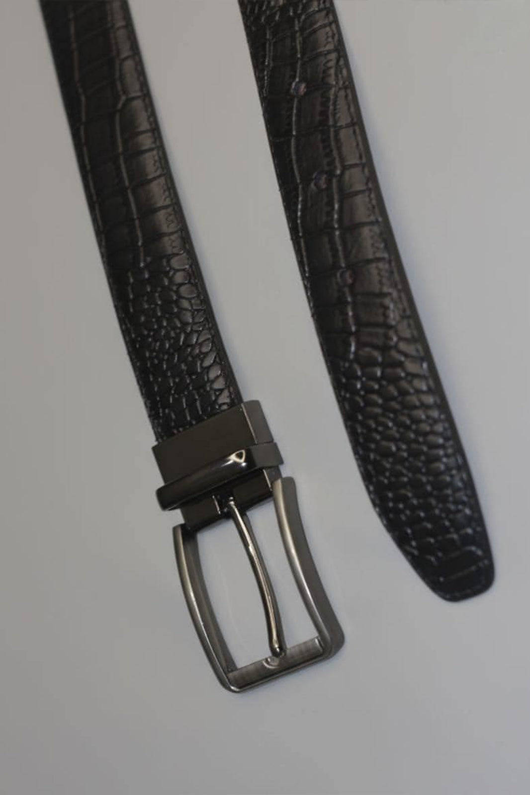 Men’s Luxury Reversible Croc-Embossed Leather Belt – Black &amp; Brown with Polished Gunmetal Buckle