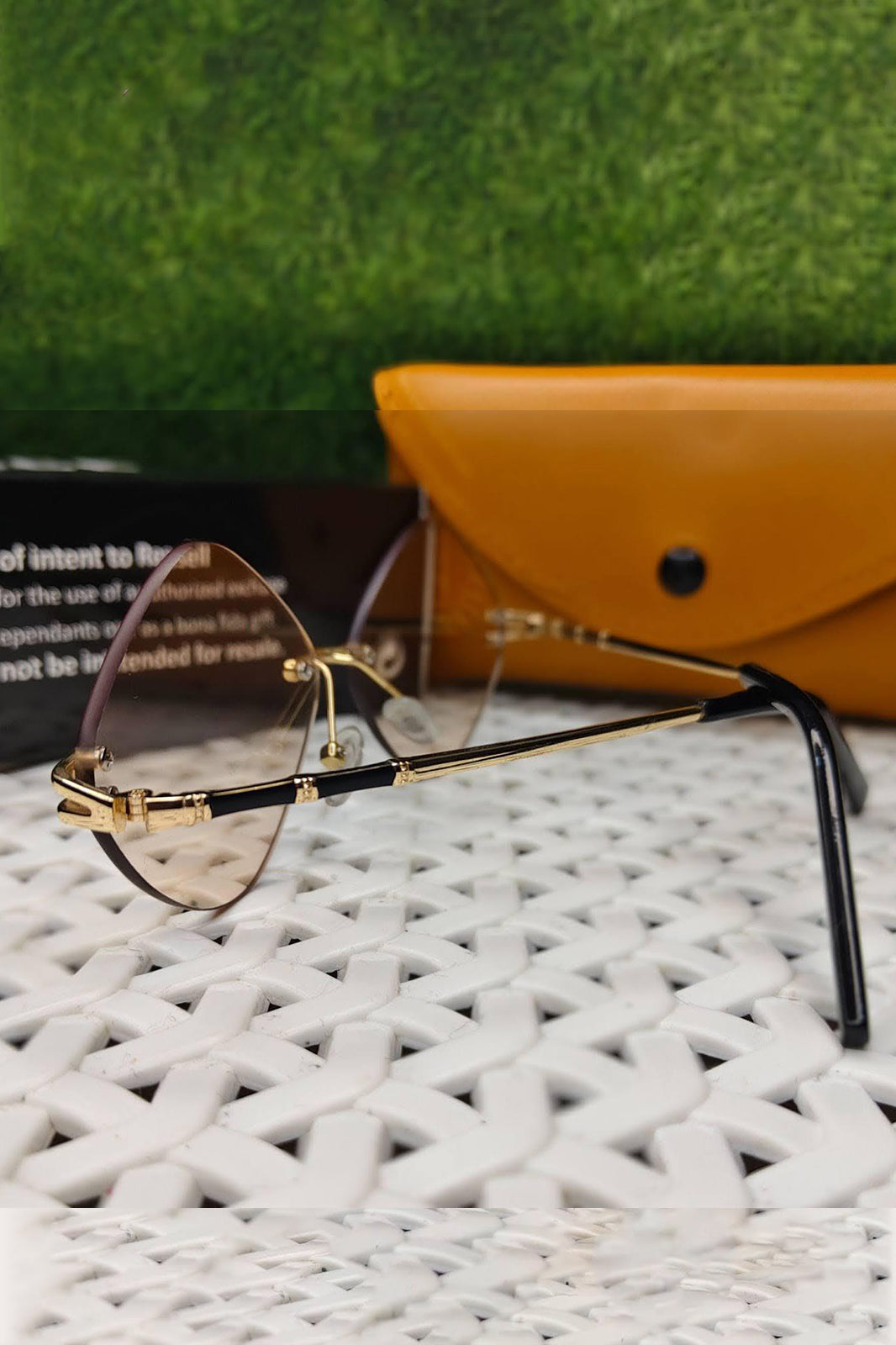 Brown shade premium quality fashion glass with unique style of fashion