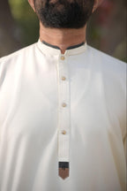 Classic Off-White Band Collar Kurta – Contrast Neck Piping, Minimal Buttons & Premium Placket Tip