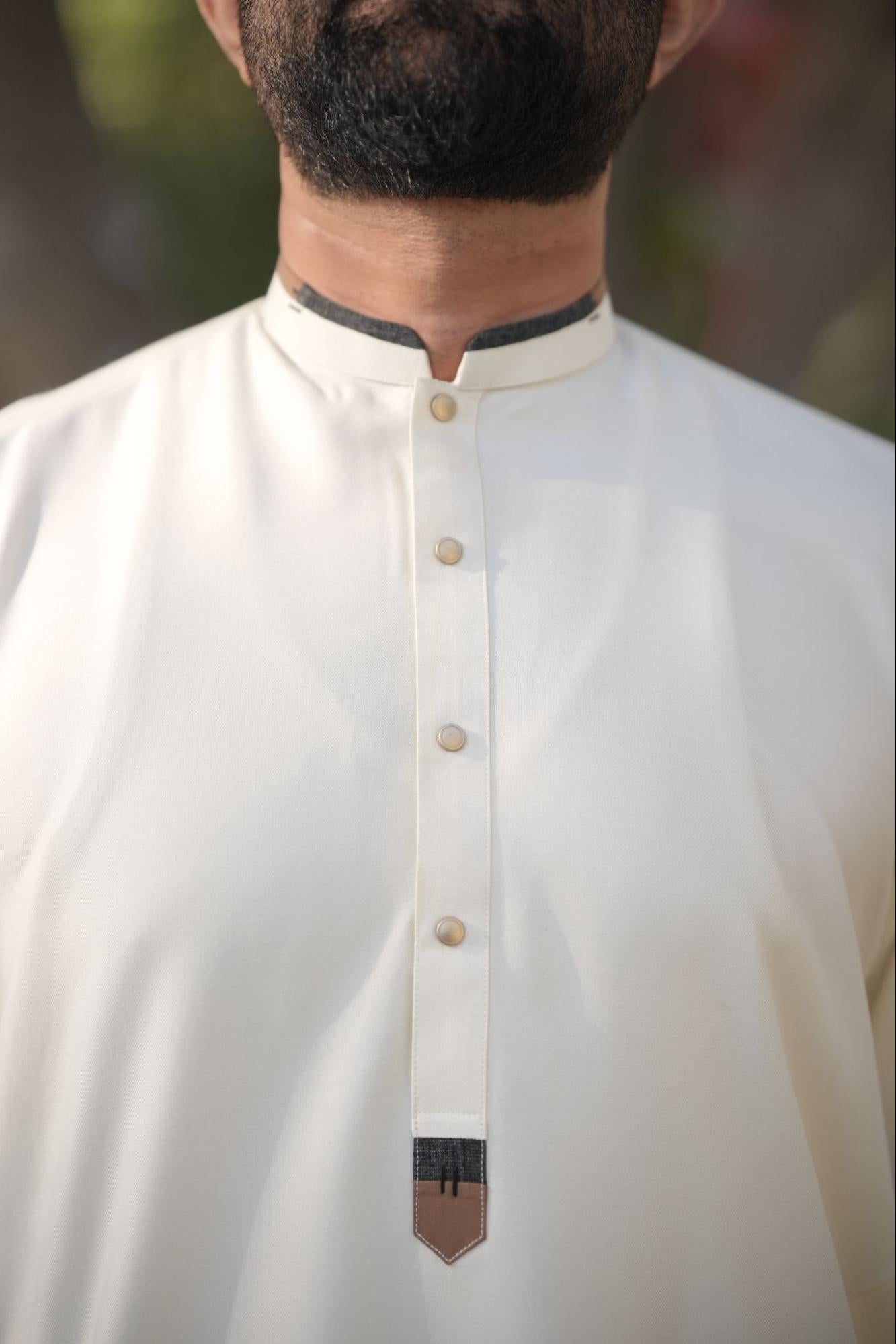 Classic Off-White Band Collar Kurta – Contrast Neck Piping, Minimal Buttons & Premium Placket Tip