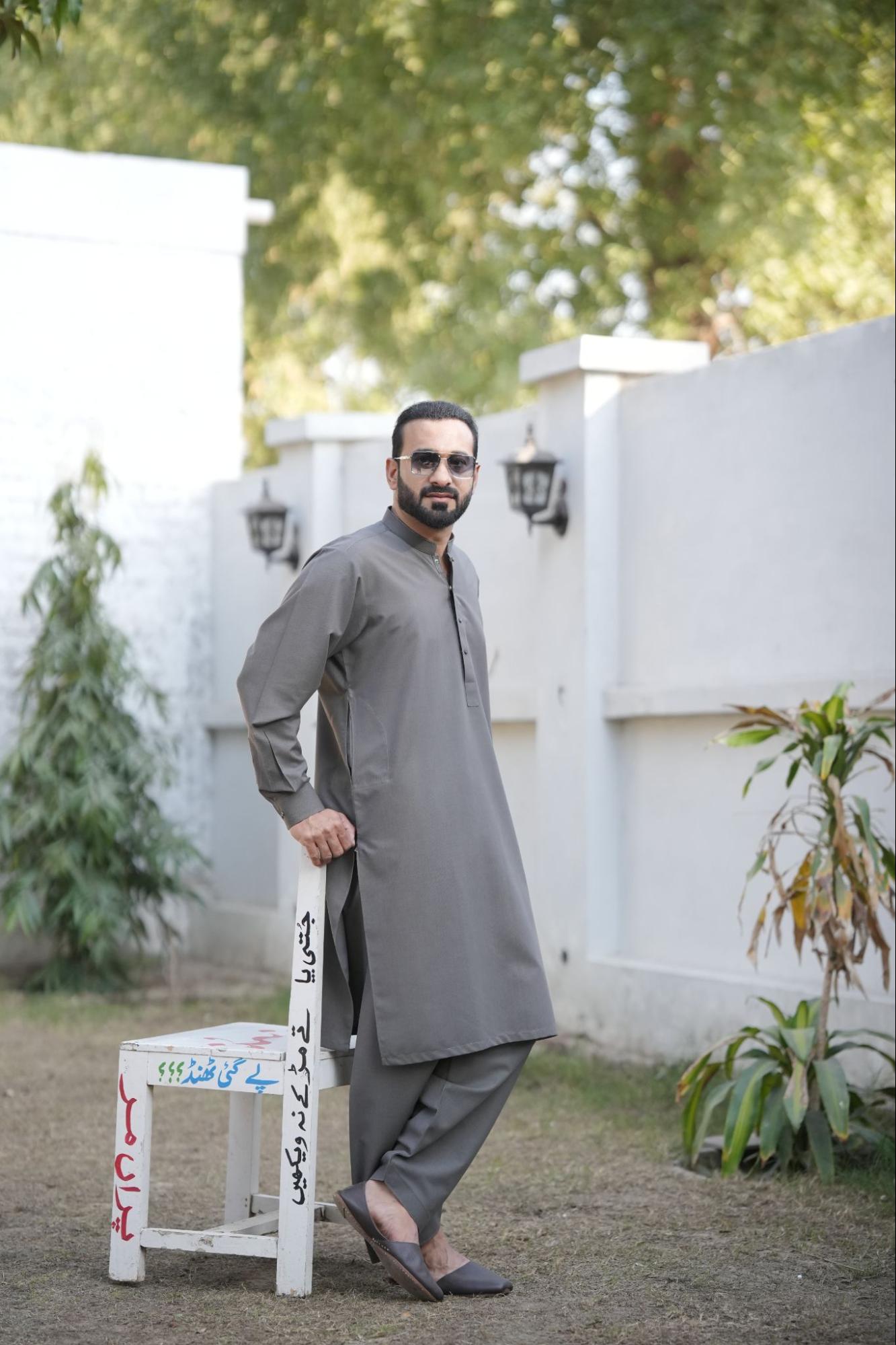 Men’s Premium Charcoal Grey Kurta Suit – Textured Fabric with Contrast Inner Placket With Gift BoX.